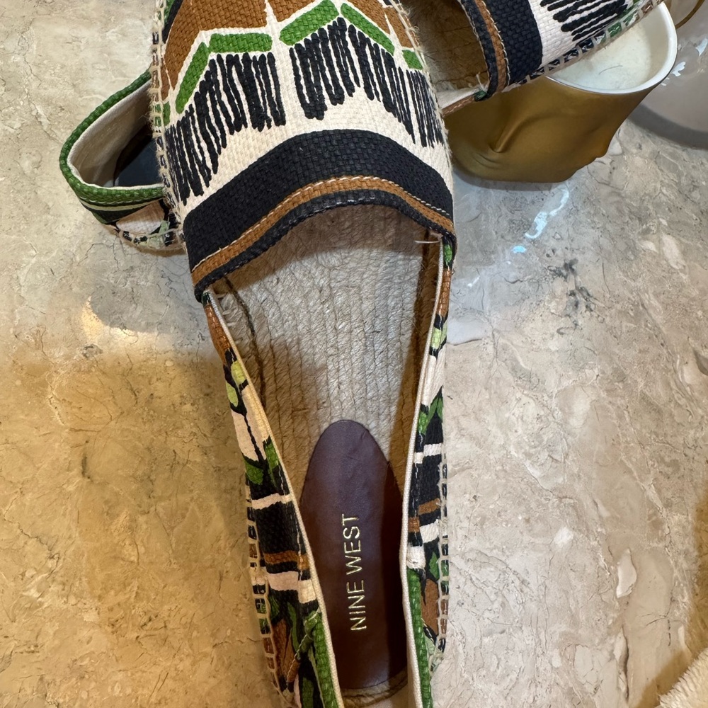 Espadrille  Nine West Black and Green Flats with Geometric Design
